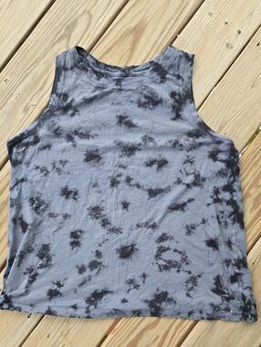 Time and Tru Charcoal Tie-Dye Tee